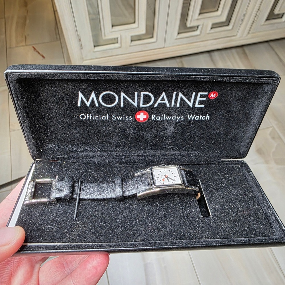 Mondaine Official Swiss Railways Watch Square‎ Dial Black Leather A666.30325